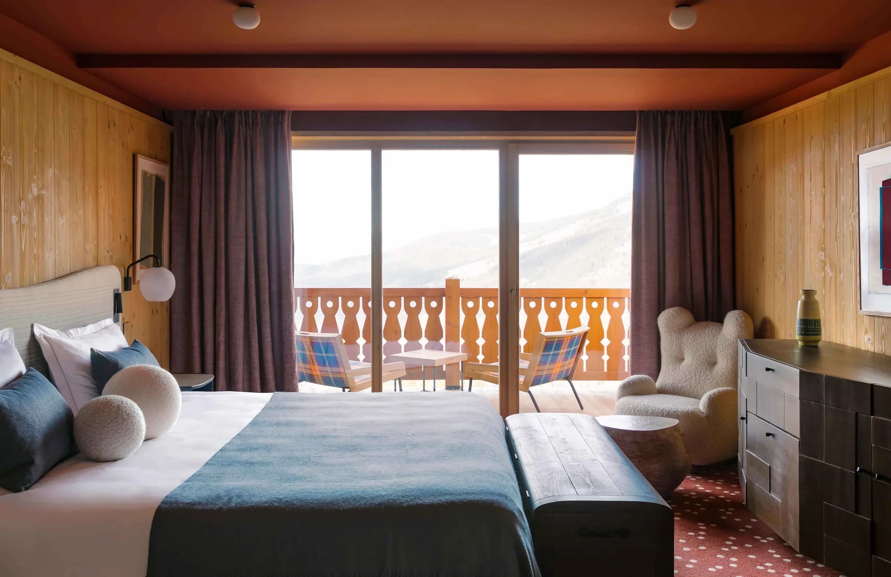 The room of Hotel Le Coucou Méribel, a luxury ski boutique hotel in the French Alps