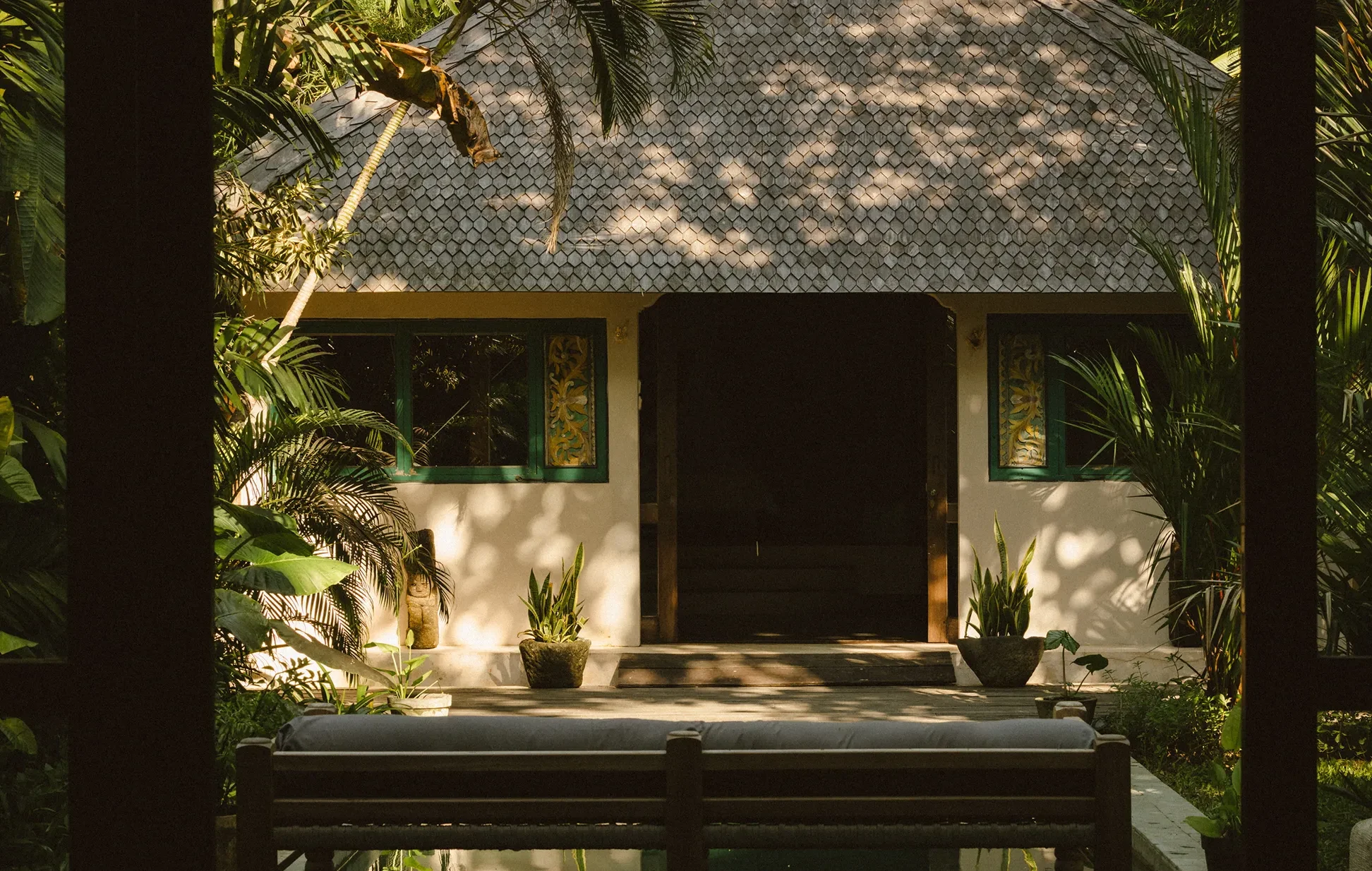 The facade of Magia De Uma, a small luxury boutique hotel in Seminyak, Bali